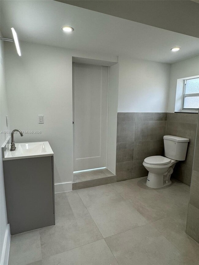 Building Photo - 4028 SW 49th Ct