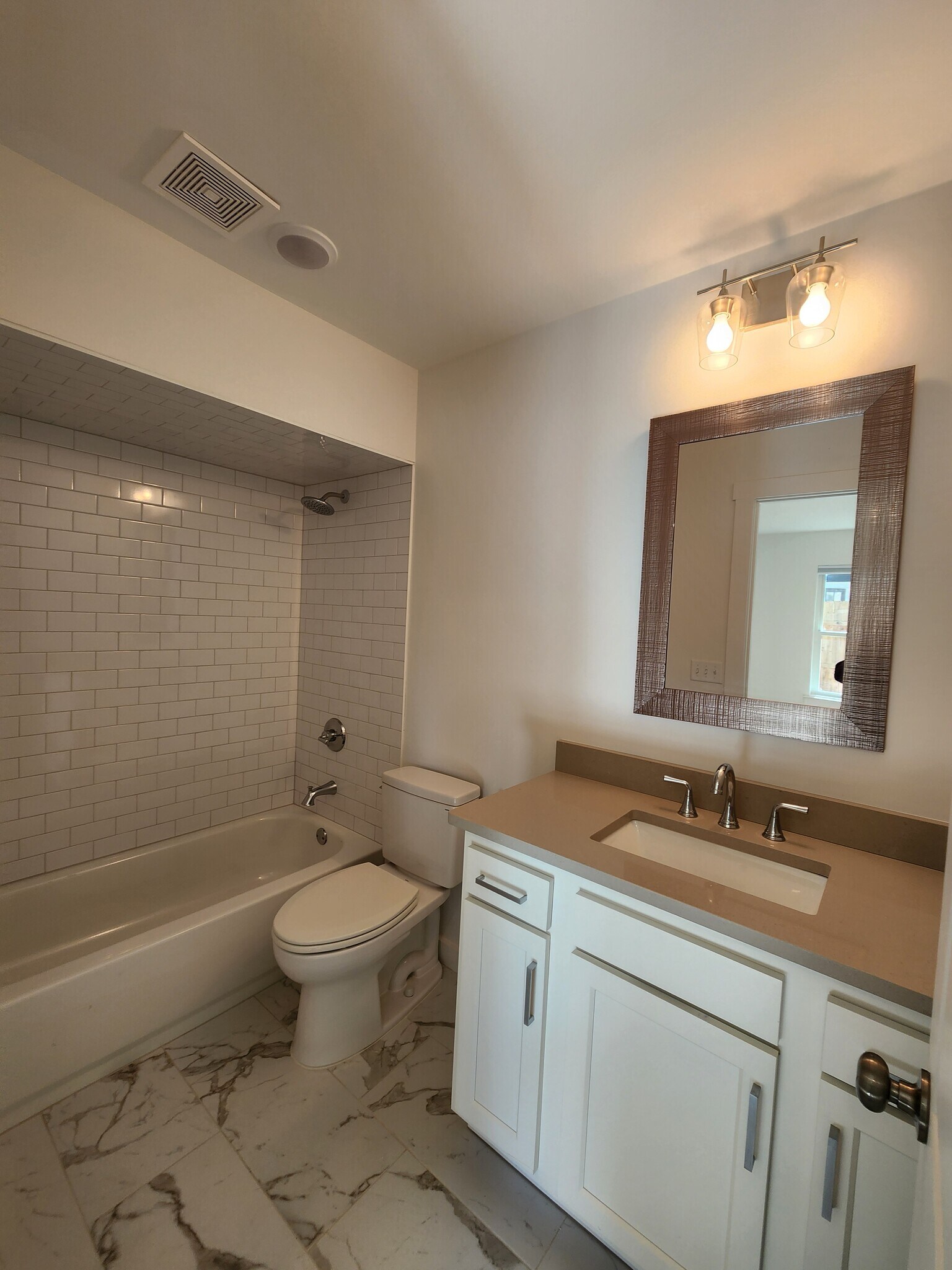 Building Photo - 1719 13th Ct S