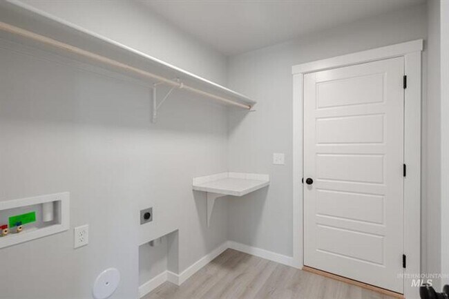 Building Photo - Brand New 4 Bedroom 2 Bathroom Home in South Meridian