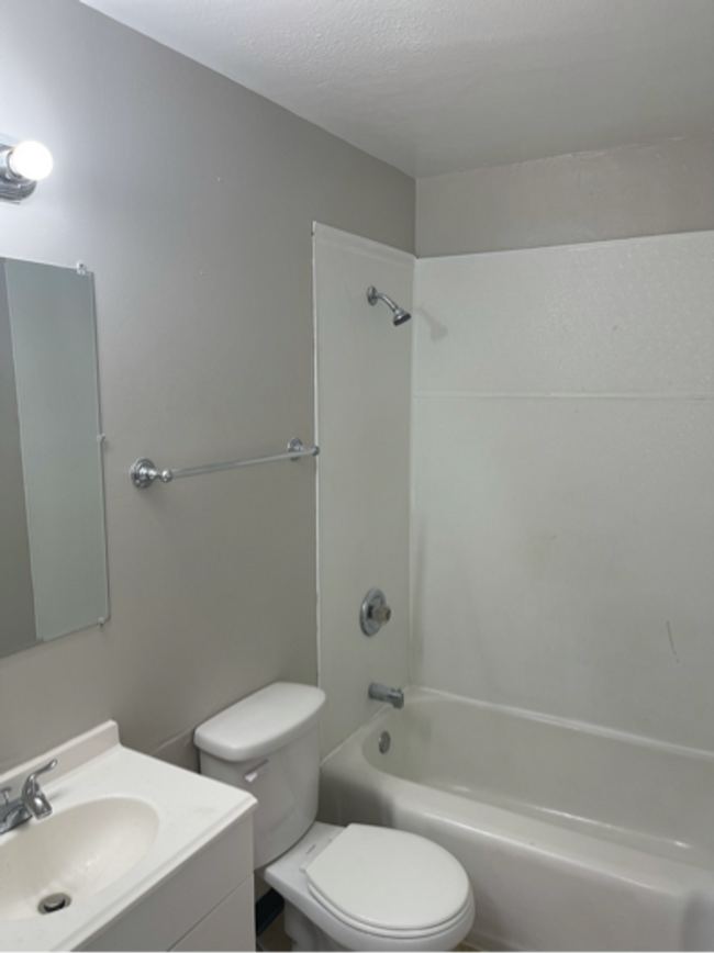 Building Photo - 6149 Shillington Ct