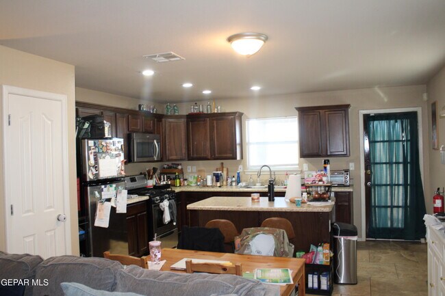 Building Photo - 12928 Hueco Pit Dr