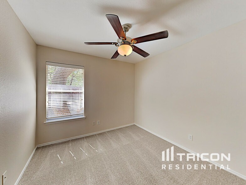 Building Photo - 1523 Hawkwolf Creek