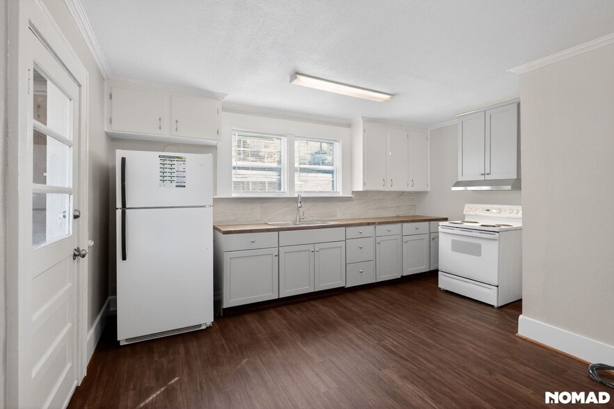 Building Photo - 2002 E 51st St