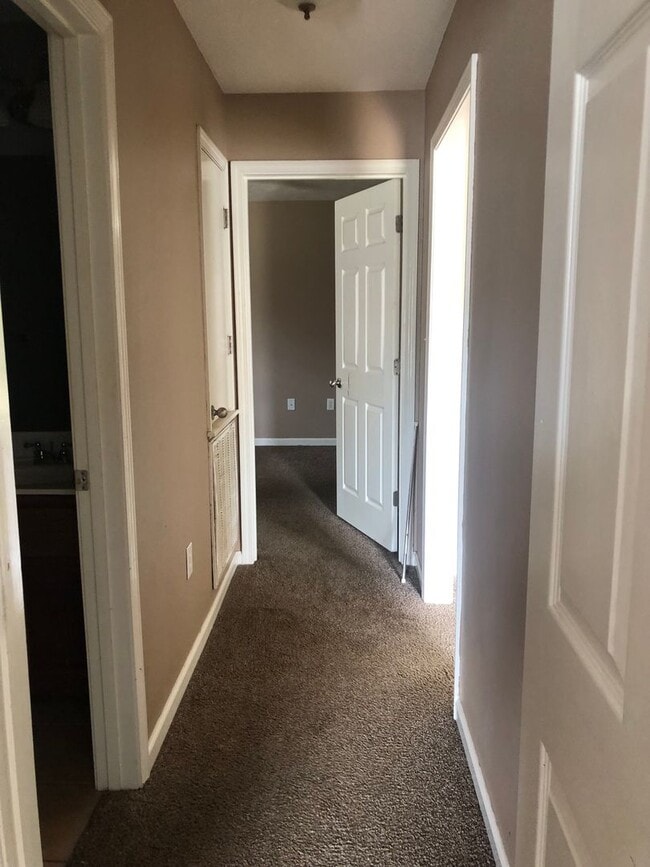 Building Photo - Charming 3-Bedroom Home in a Quiet Neighbo...