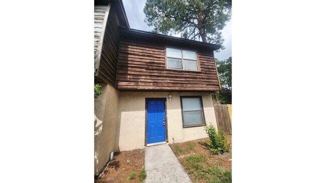Building Photo - 6073 Shakespeare Dr