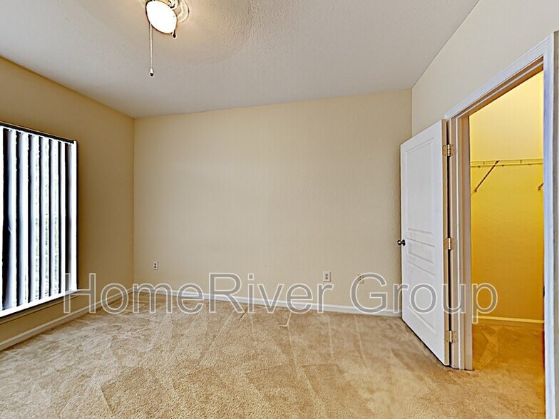 Building Photo - 9304 Crescent Loop Cir