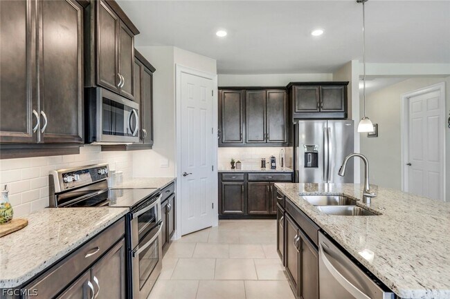 Building Photo - 421 Coral Reef Pl