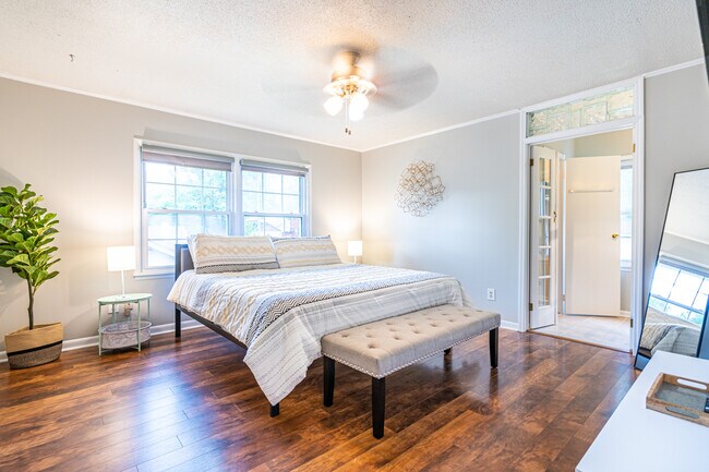 Building Photo - 10215 Melanie Dr SE