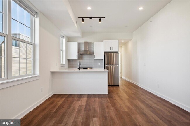 Building Photo - 2513 N Howard St