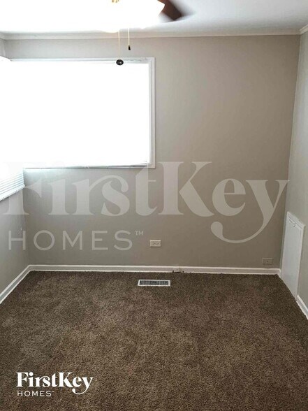 Building Photo - 14525 Dobson Ave