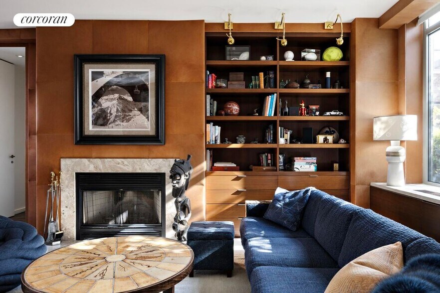 Building Photo - 224 W 18th St