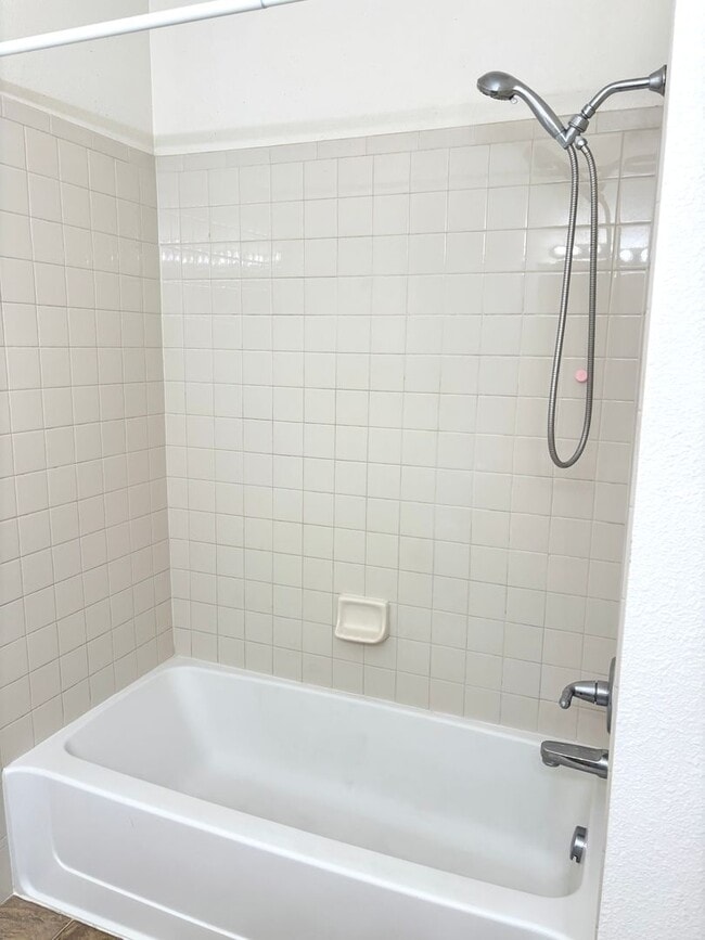 Building Photo - Newly updated 3bd 2.5 bath townhome for rent Aurora CO 80012