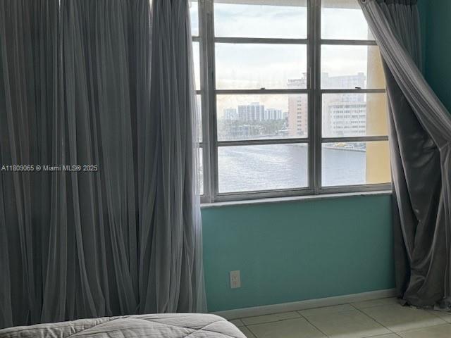 Building Photo - 1817 S Ocean Dr