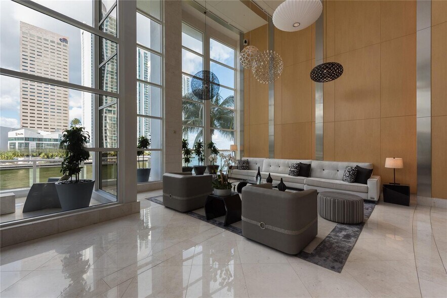 Building Photo - 901 Brickell Key Blvd