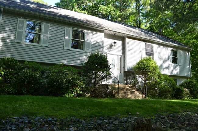 Building Photo - 157 Southville Rd