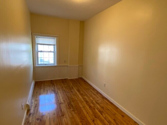 Building Photo - 79 Hawley St