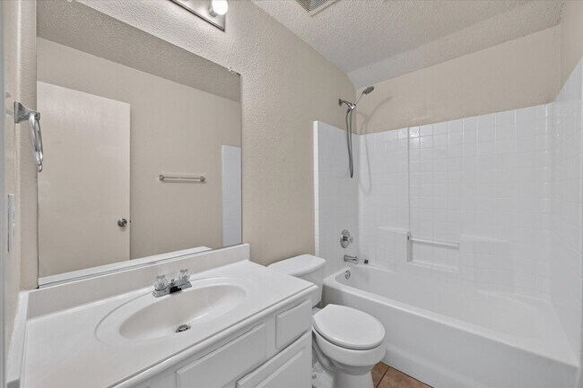 Building Photo - 844 Canyon Cove Dr