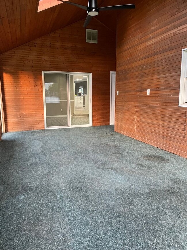 Building Photo - 3 bedroom 1 bath