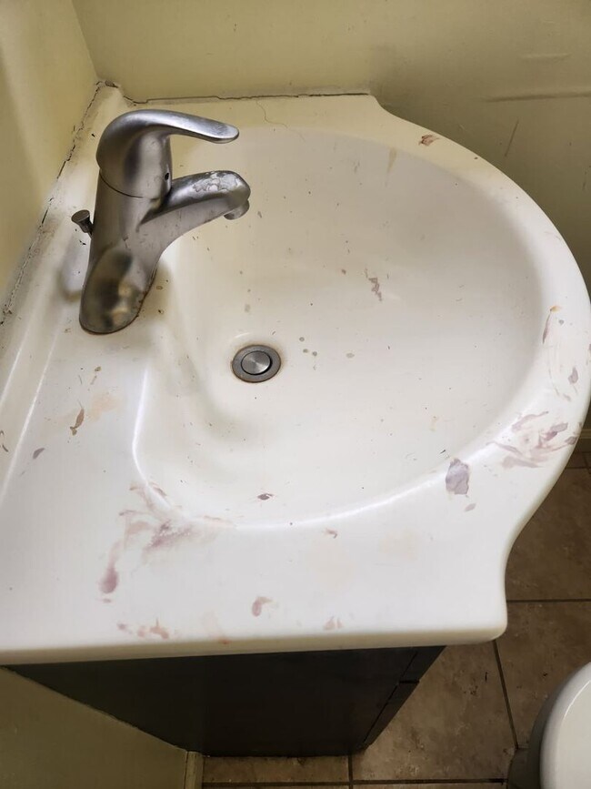 Building Photo - 413-415-415 N 6th Ave