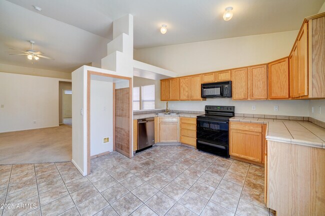 Building Photo - 8900 E Rainier Dr