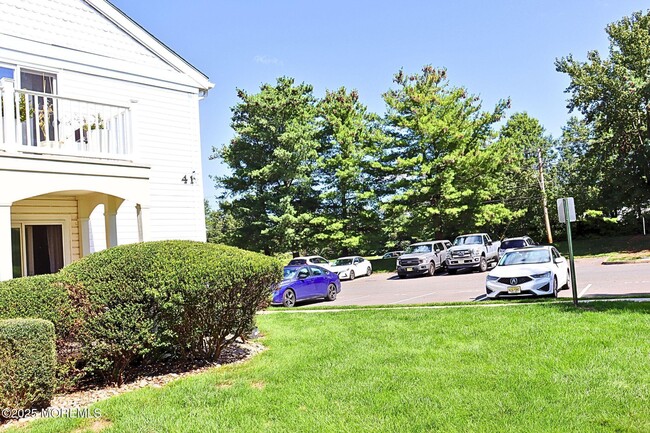 Building Photo - 311 Tulip Ln
