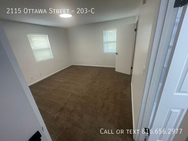 Building Photo - 2115 Ottawa St