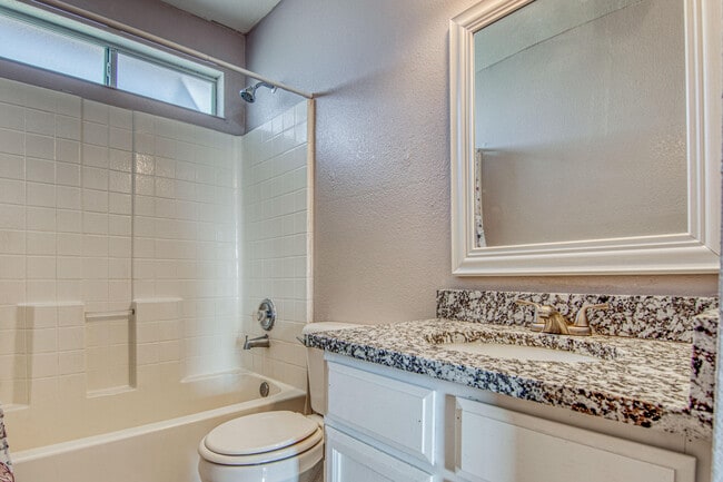 Building Photo - 2405 Tierra Humeda Dr