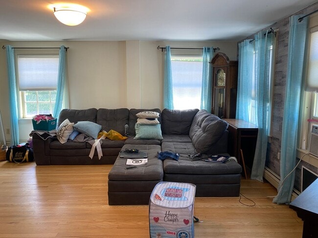 Building Photo - 2 Quechee Rd