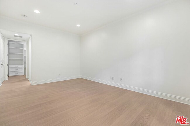 Building Photo - 4156 Sunswept Dr