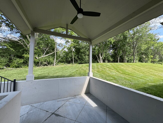 Building Photo - 1613 SW Hedgewood Ln