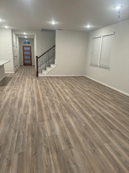 Building Photo - 8242 Sunrise Glen