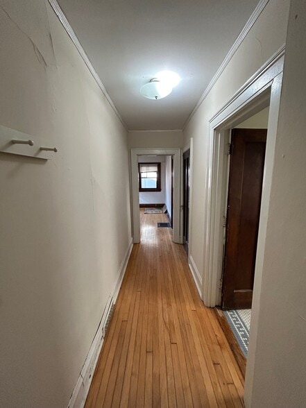 Building Photo - 450 W Washington Ave