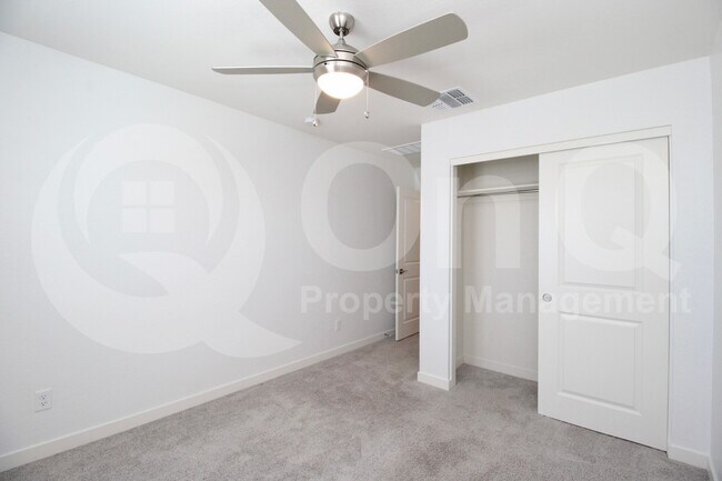 Building Photo - 2540 W La Salle St