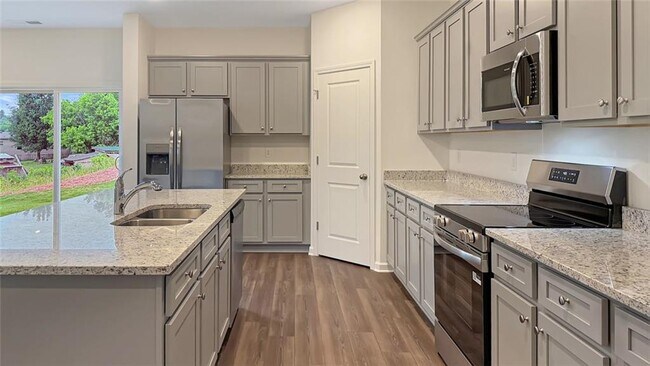 Building Photo - 104 Red Maple Wy