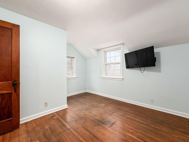 Building Photo - 495 Northview Dr