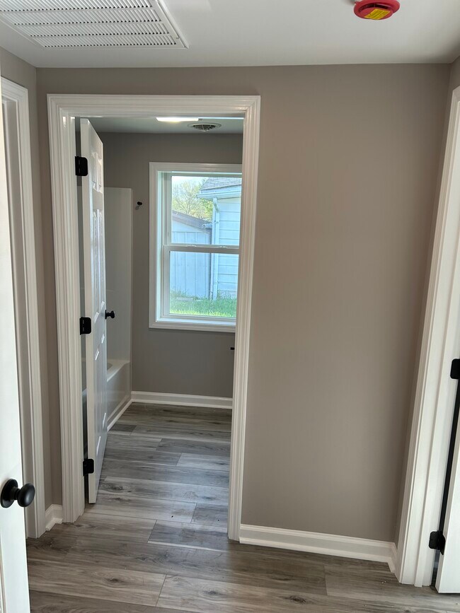 Building Photo - 1534 Saint John St