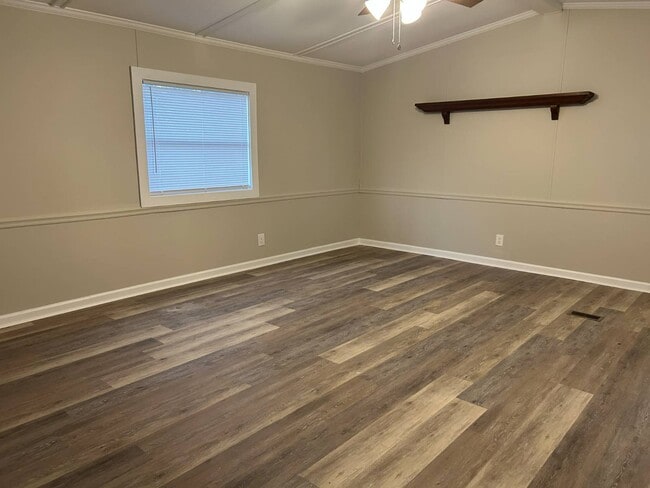 Building Photo - 51 White Oak Village