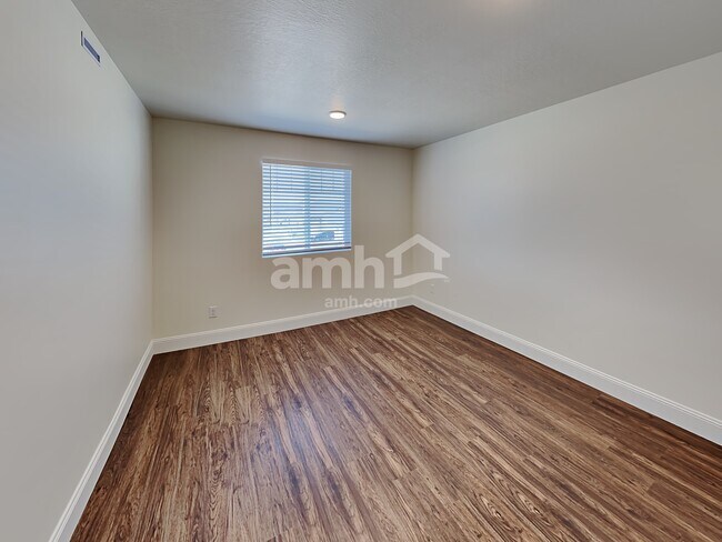 Building Photo - 3341 S 2580 W