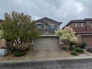 Building Photo - Wonderful 4 bed/2.5 bath home located in Summerlin