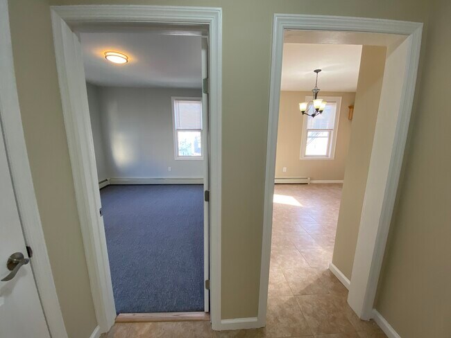 Building Photo - 1445 Concord Pl