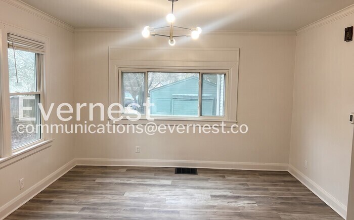 Building Photo - 2730 Elliott Ave