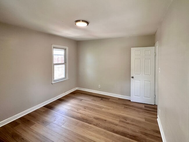 Building Photo - LARGE WESTSIDE FULLY REHABBED HOME -  3 be...