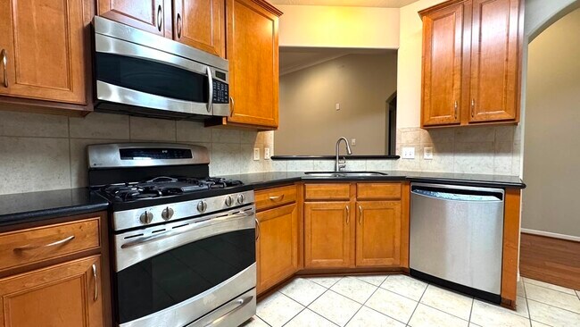 Building Photo - 8923 Willow Wind Ln