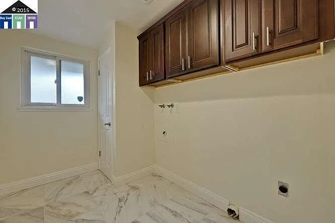 Building Photo - 845 Glenhill Dr