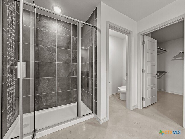 Building Photo - 822 Freedom Cir