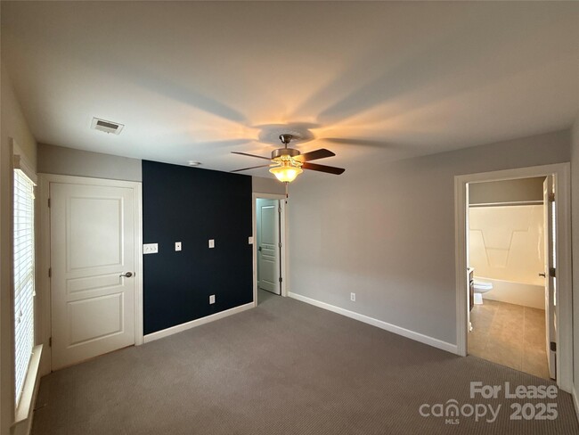 Building Photo - 2225 Camalier Ln