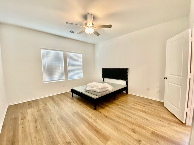 Building Photo - 208 Golden Grove Pkwy