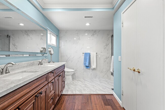 Building Photo - Spacious 4BR Family Retreat w Private Pool