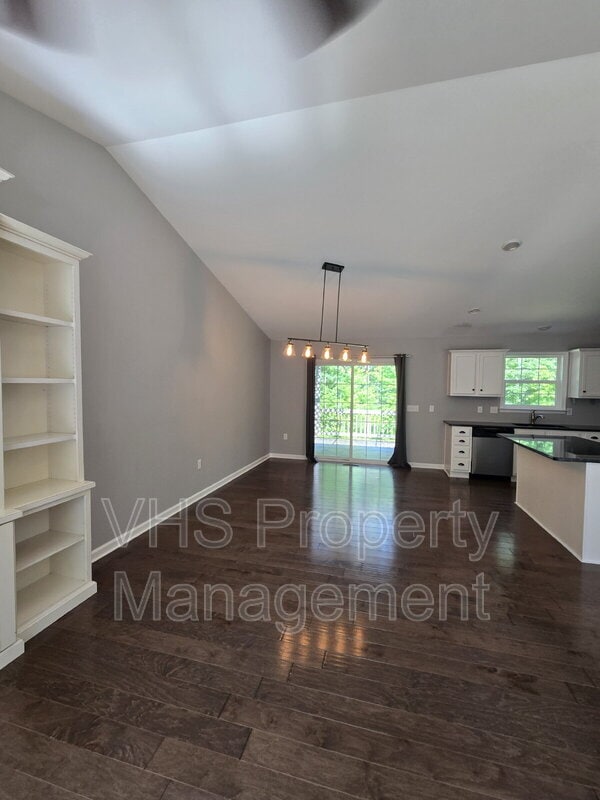 Building Photo - 12905 Bivouac Ct