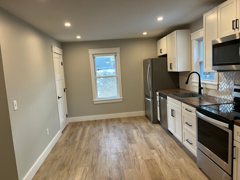 Building Photo - 39 Oxford St